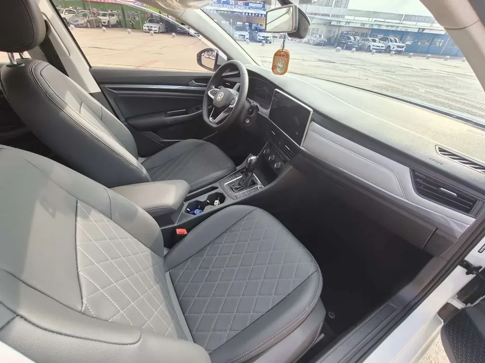 Volkswagen Bora Bora 2023 1.5L Automatic Limited Edition 2023 — thumbnail 5