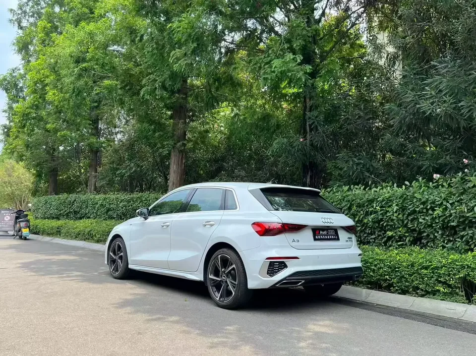 Audi A3 Audi A3 2023 Sportback 35 TFSI Stylish and sporty 2023 — thumbnail 4