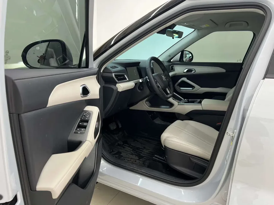 BYD Yuan Up Yuan UP 2025 Smart Driving Edition 401KM Vitality Edition 2025 — thumbnail 4