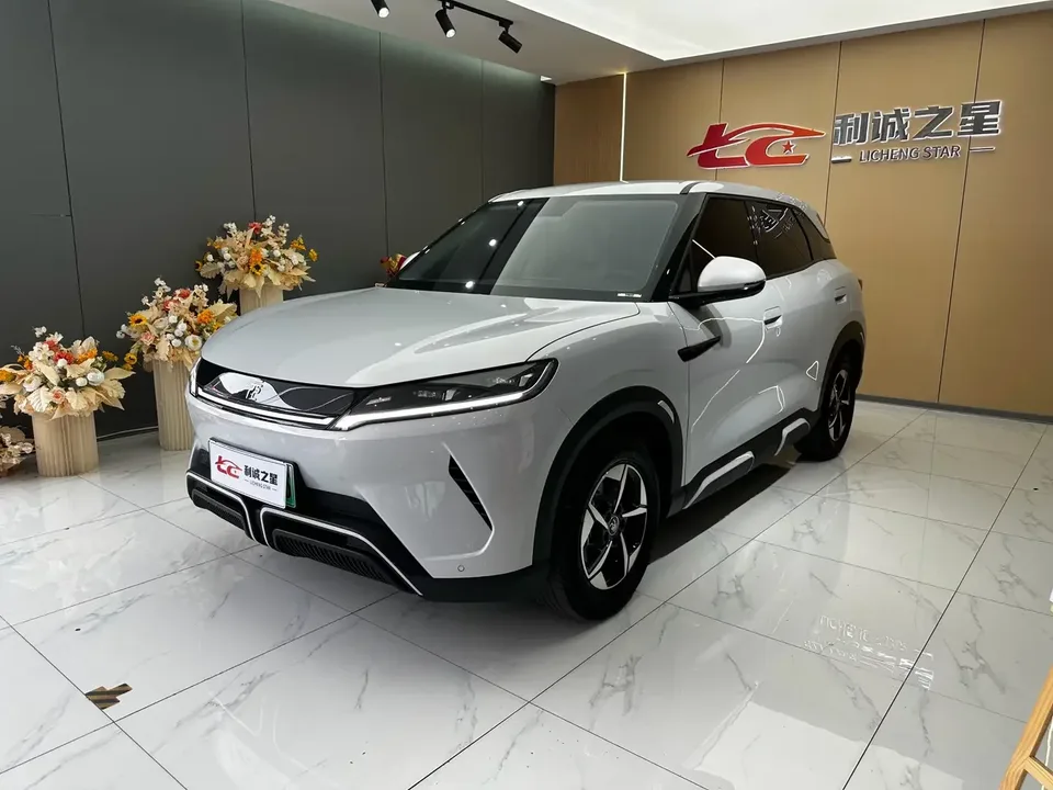 BYD Yuan Up Yuan UP 2024 401KM Leading Type 2024 — photo 1, buy with delivery to Moscow