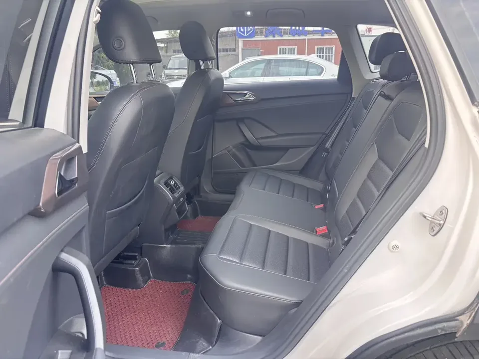 Volkswagen Tharu tuyue 2022 280TSI 2WD Deluxe Edition 2023 — thumbnail 3