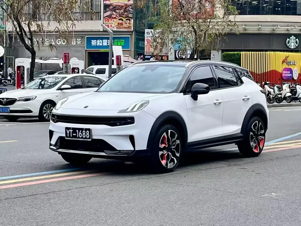 Lynk & Co 06 Lynk & Co 06 2020 1.5T Halo 2022 — photo 1, buy with delivery to Moscow