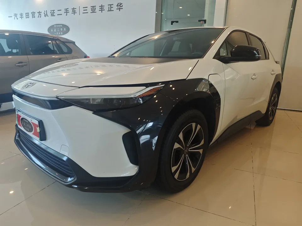 Toyota FAW bZ4X FAW Toyota bZ4X 2022 Long battery life JOY version 2023 — photo 1, buy with delivery to Moscow