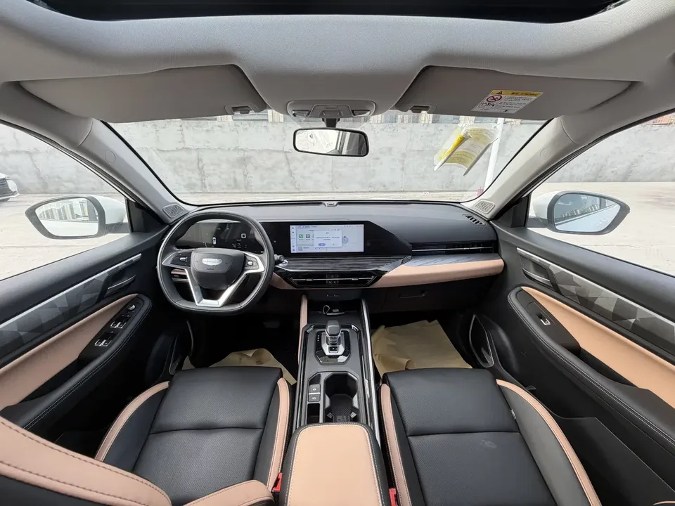 Geely Okavango Haoyue PRO 2024 1.5TD DCT vertical and horizontal + 2026 — thumbnail 3