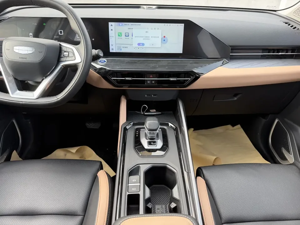 Geely Okavango Haoyue PRO 2024 1.5TD DCT vertical and horizontal + 2026 — thumbnail 4