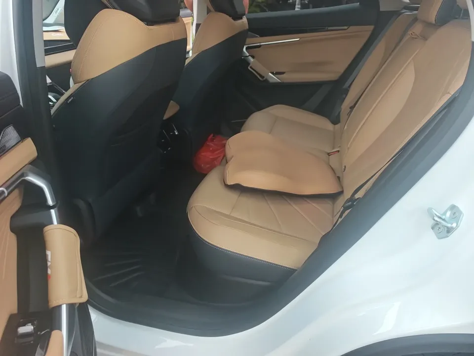 Geely Atlas L Boyue L 2023 1.5TD DCT Premium 2023 — thumbnail 3