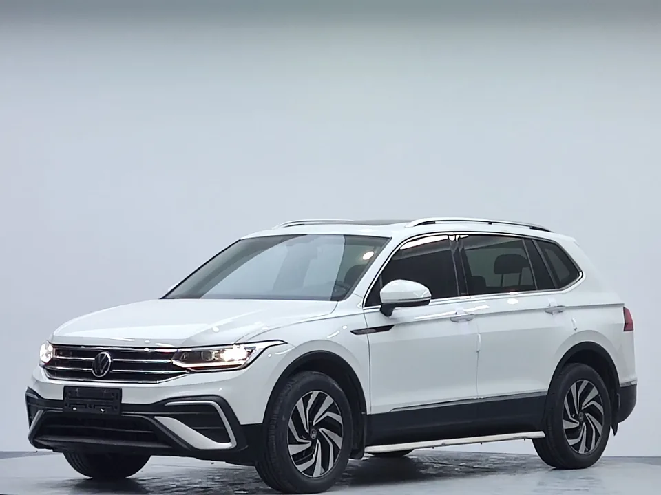 Volkswagen Tiguan L Tiguan L 2023 280TSI Limited Edition 2022 — photo 1, buy with delivery to Moscow