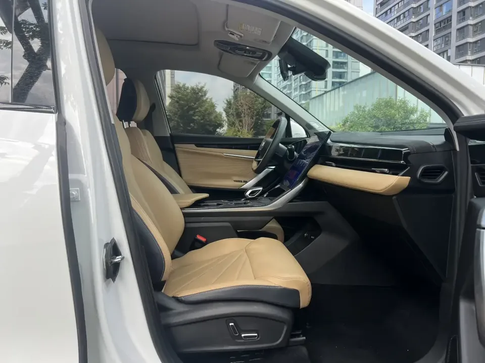 Geely Atlas L Boyue L 2023 1.5TD DCT Premium 2023 — thumbnail 4