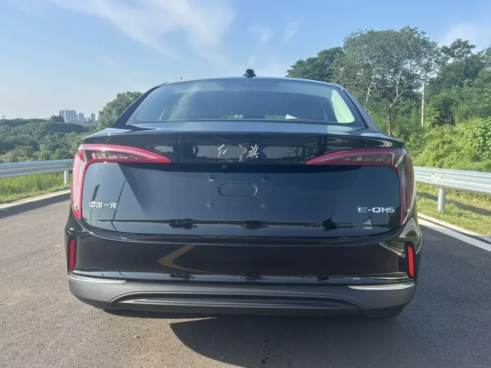 Hongqi E-QM5 Hongqi E-QM5 2022 Charging 431km LeXiang Edition 5-seater 2023 — thumbnail 2