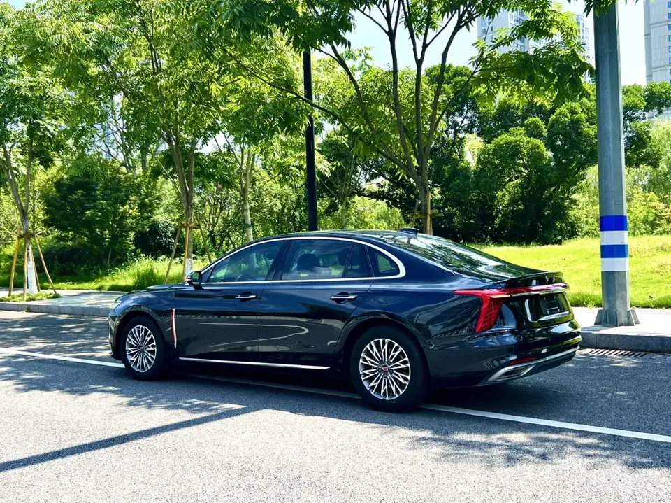 Hongqi H5 Hongqi H5 2024 1.5T DCT Zhilian Qiyue Edition 2024 — thumbnail 4