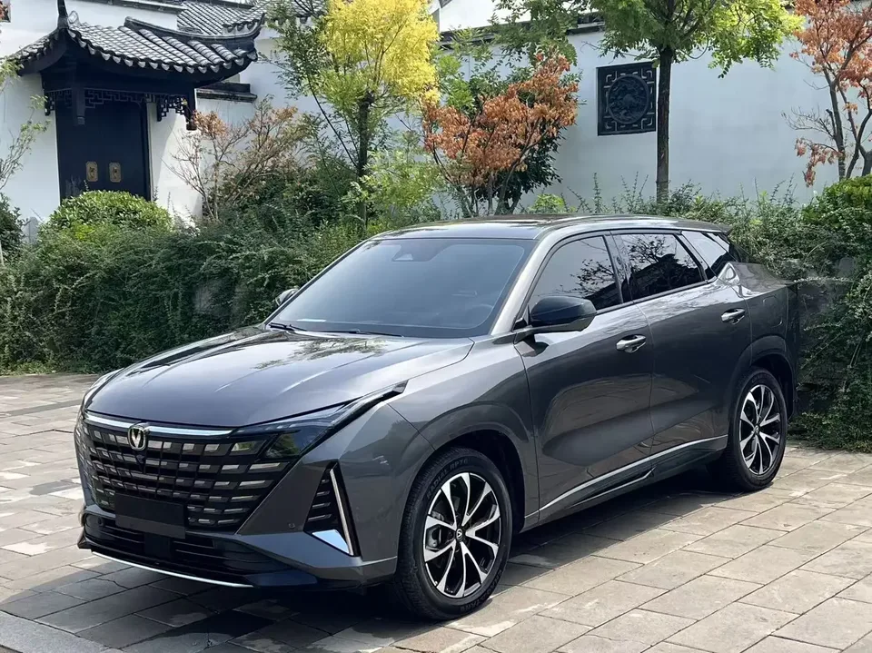 Changan UNI-Z PHEV Changan UNI-Z PHEV 2024 Blue Whale iDD 125KM Excellence 2024 — photo 1, buy with delivery to Moscow