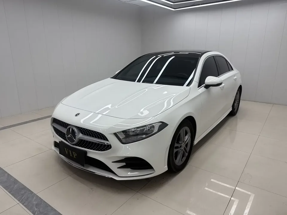 Mercedes-Benz Klasa A Mercedes Benz A Class 2022 A 180 L Sports Sedan 2022 — photo 1, buy with delivery to Moscow
