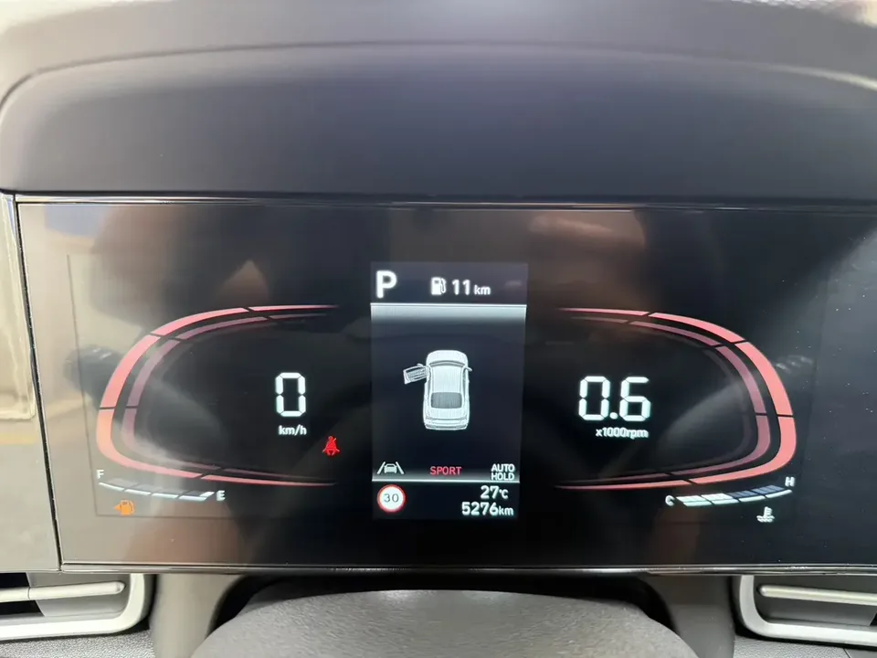 Hyundai Elantra Elantra 2023 1.5L CVT LUX Premium Edition 2026 — thumbnail 5