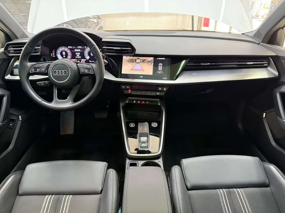 Audi A3 Audi A3 2023 Sportback 35 TFSI Stylish and sporty 2023 — thumbnail 4