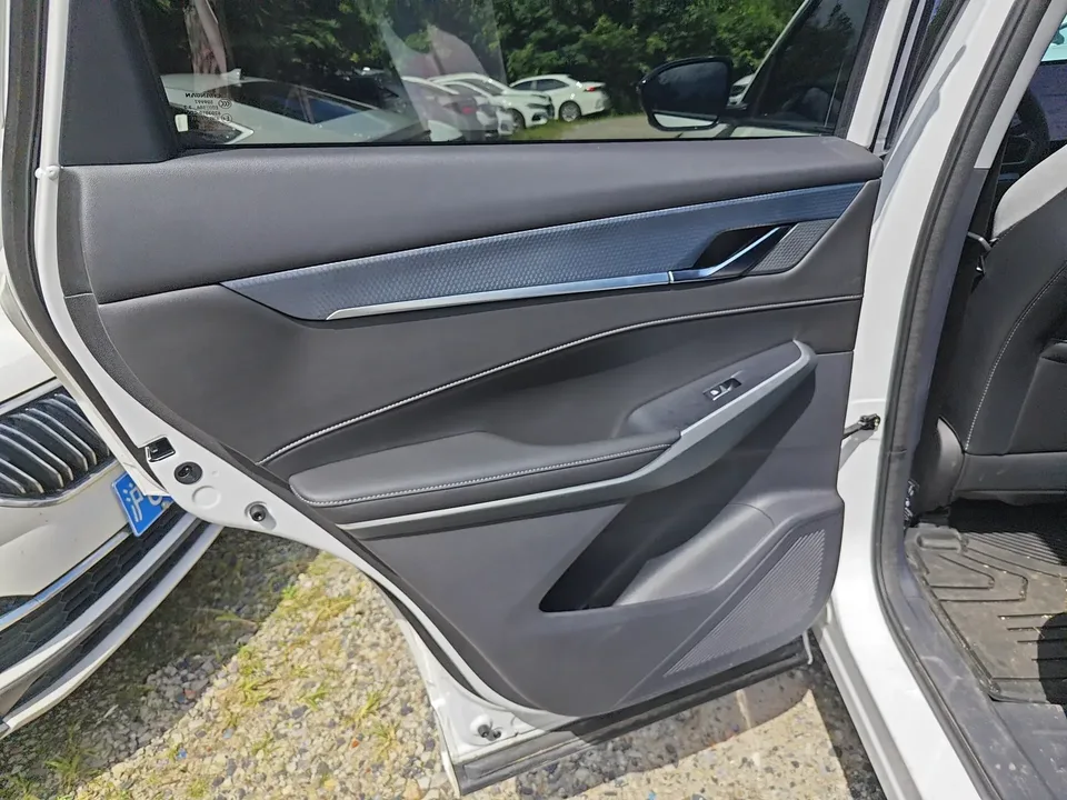 Changan CS75PLUS Changan CS75 PLUS 2026 Smart Champion Edition 1.5T New Blue Whale Smart Navigation Model 2025 — thumbnail 5