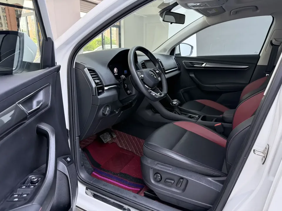 Skoda Karoq Korok 2022 TSI280 Luxury Edition 2023 — миниатюра 4