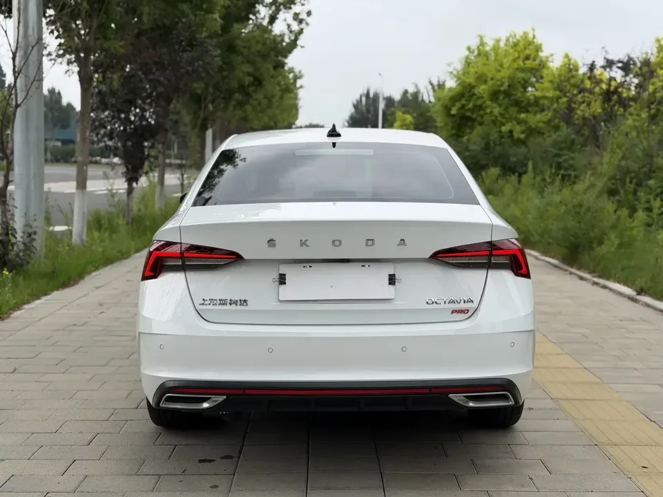 Skoda Octavia Octavia 2022 PRO TSI280 DSG Premium Edition 2023 — thumbnail 2