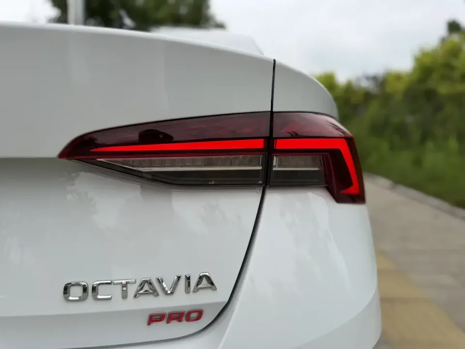 Skoda Octavia Octavia 2022 PRO TSI280 DSG Premium Edition 2023 — thumbnail 3