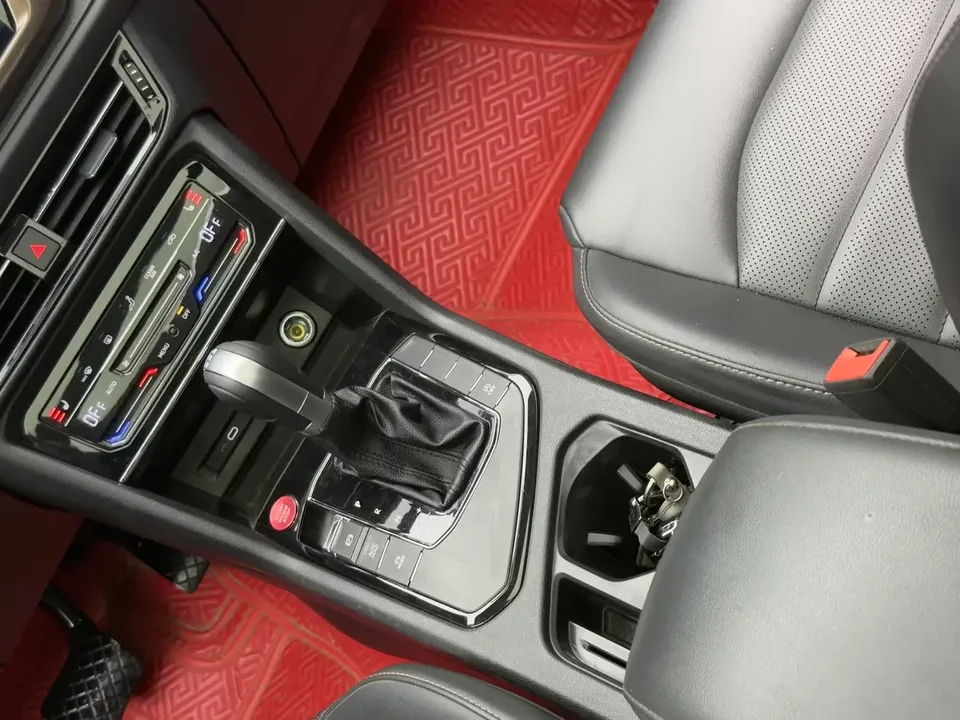 Volkswagen Tharu tuyue 2022 280TSI 2WD Deluxe Edition 2023 — thumbnail 4