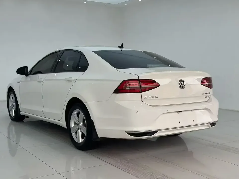 Volkswagen Lamando Lingdu 2021 230TSI DSG Fashion Edition 2022 — thumbnail 4