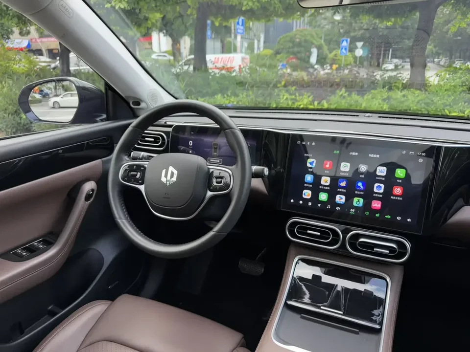 Leapmotor Zero running C11 Zero running C11 2023 Extended Range 285 Smart Edition 2023 — thumbnail 4