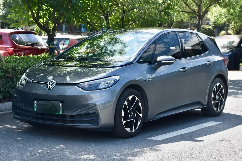 Volkswagen ID.3 Volkswagen ID.3 2022 Pure Smart Edition 2022 — photo 1, buy with delivery to Moscow