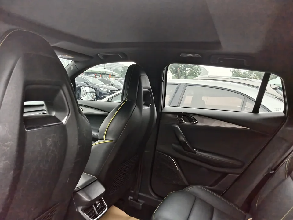 Lynk & Co 06 Lynk & Co 06 2023 Remix 1.5T Pro 2023 — thumbnail 3