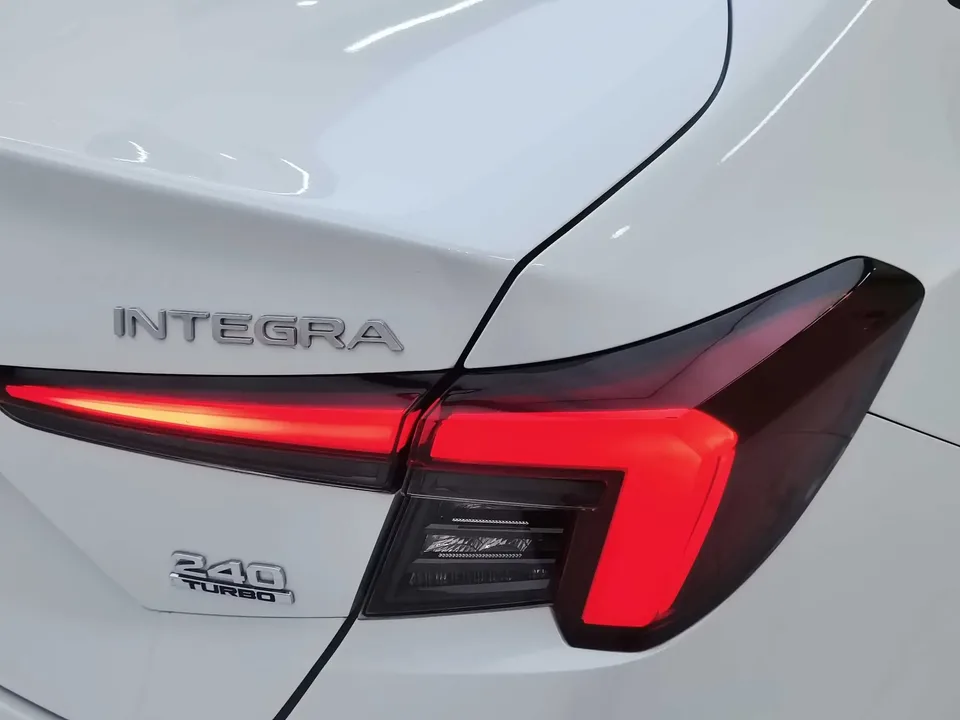 Honda Integra Style 2023 240TURBO CVT Deluxe Edition 2024 — thumbnail 3