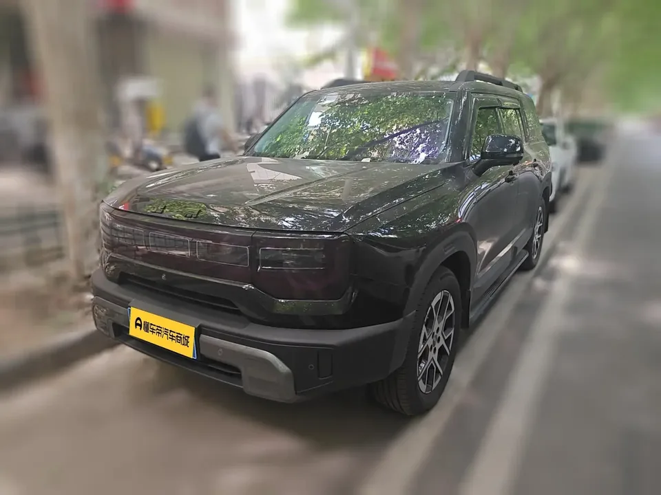 BAIC Beijing Off-road BJ30 Beijing Off-road BJ30 2026 Traveler 1.5T DCT Advanced Edition 2026 — photo 1, buy with delivery to Moscow