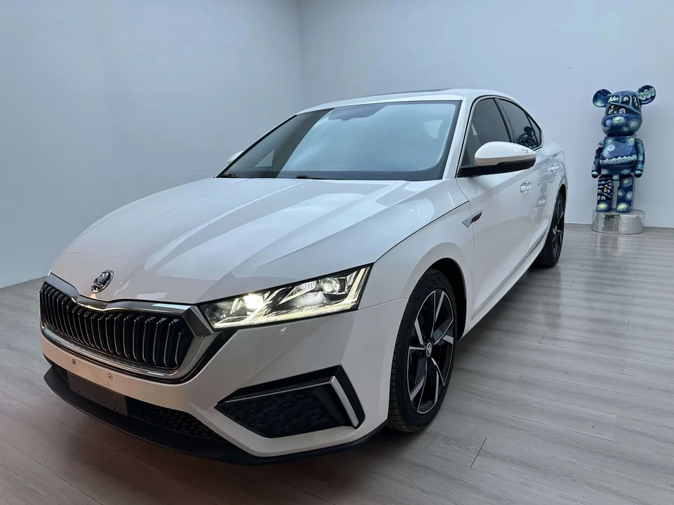 Skoda Octavia Octavia 2022 PRO TSI280 DSG Premium Edition 2022 — photo 1, buy with delivery to Moscow