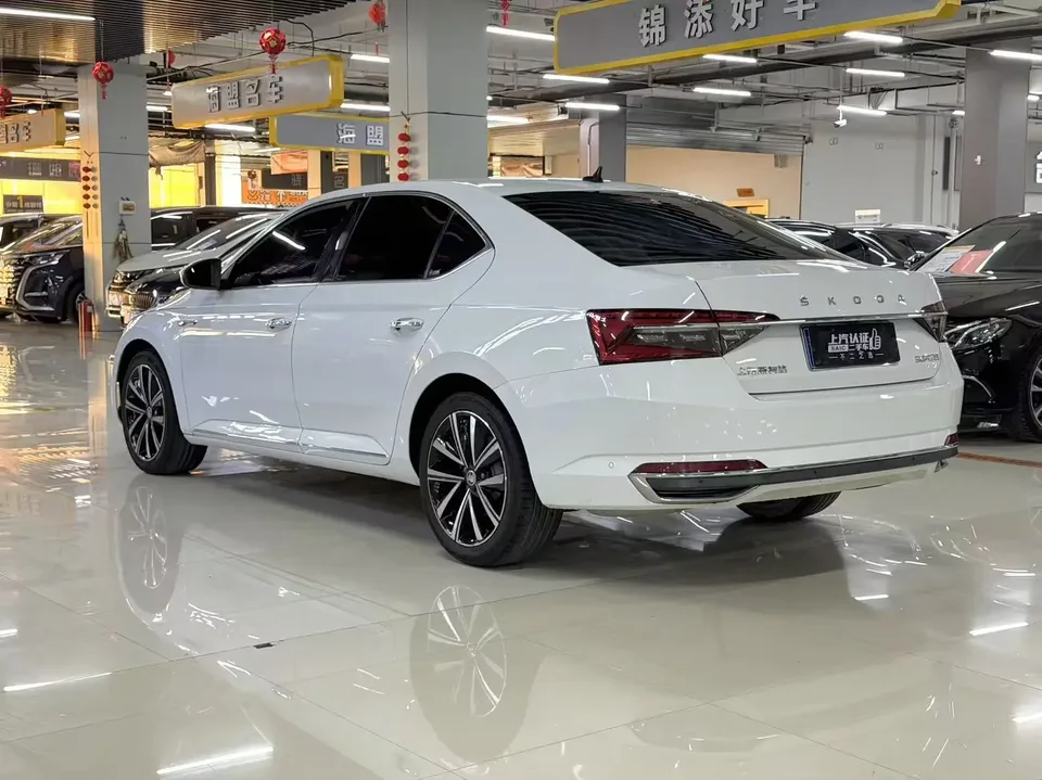 Skoda Superb Speedy 2022 TSI280 DSG Premium Edition 2022 — thumbnail 4