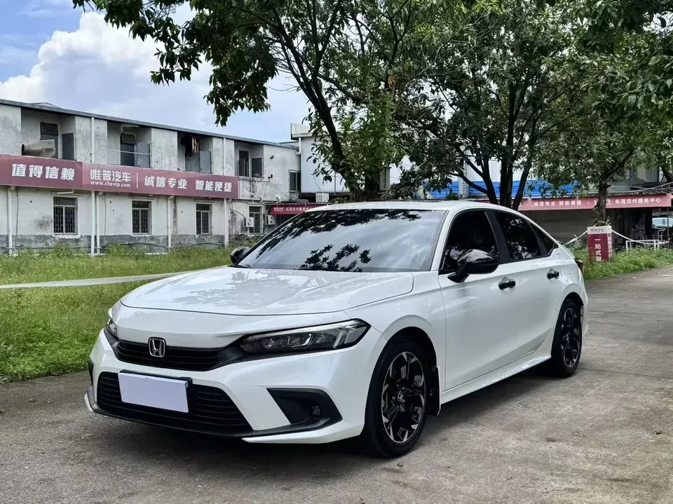 Honda CIVIC Civic 2022 240TURBO CVT Fuel Edition 2022 — photo 1, buy with delivery to Moscow