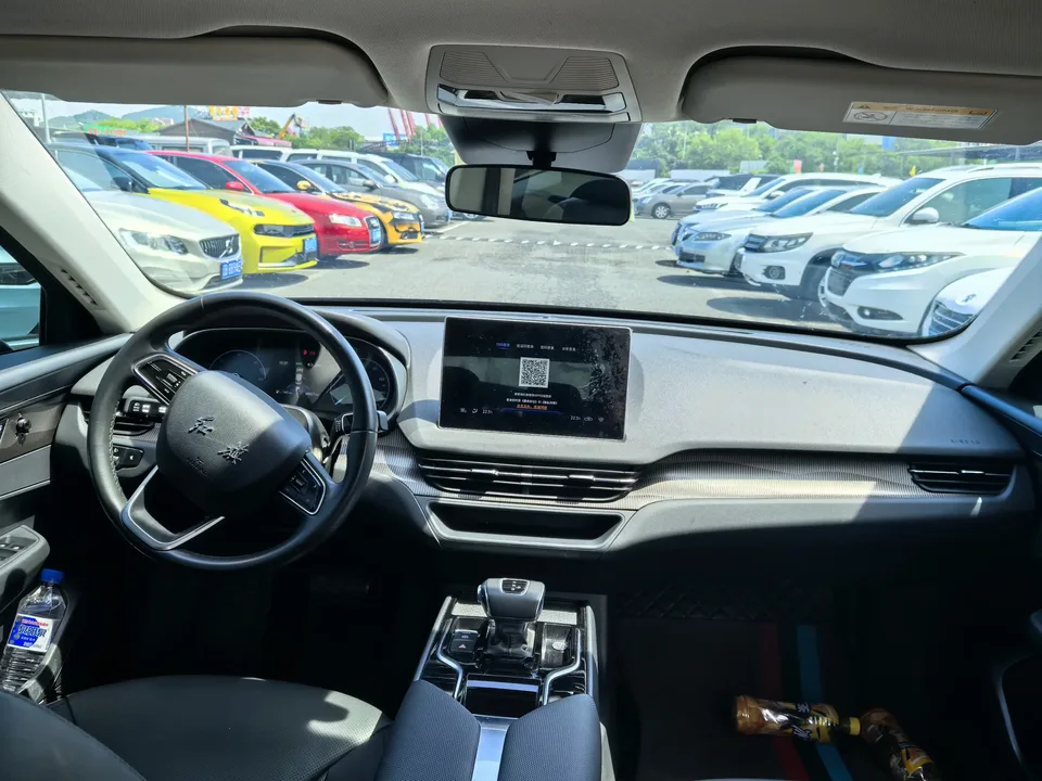 Hongqi E-QM5 Hongqi E-QM5 2024 450km travel version 100kW 2024 — thumbnail 5