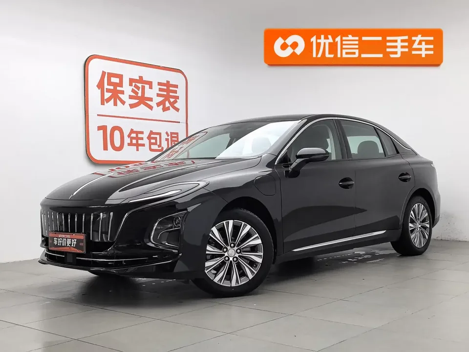 Hongqi E-QM5 Hongqi E-QM5 2024 500km travel version 100kW 2025 — photo 1, buy with delivery to Moscow