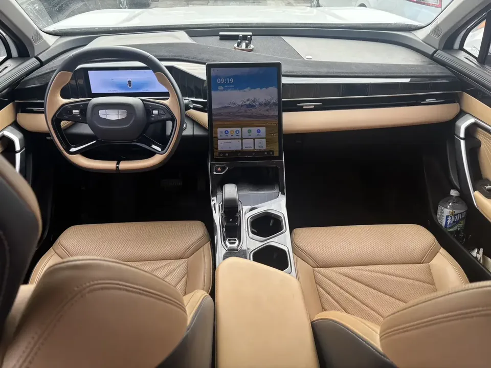 Geely Atlas L Boyue L 2023 1.5TD DCT Premium 2023 — thumbnail 3