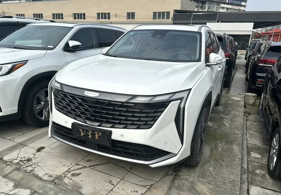 Geely Atlas L Boyue L 2023 1.5TD DCT Premium 2023 — photo 1, buy with delivery to Moscow