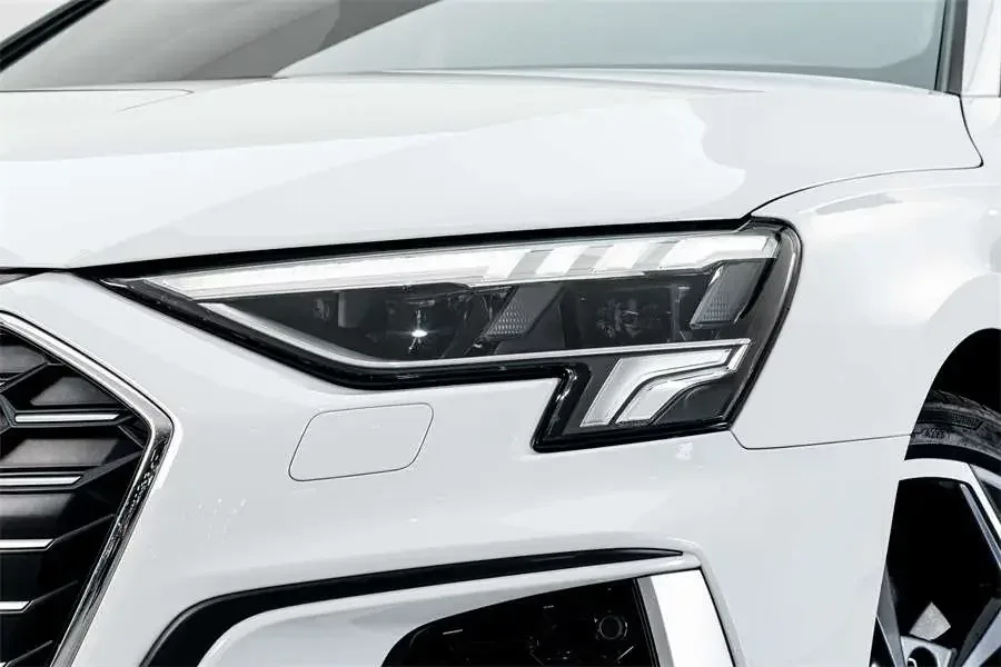 Audi A3 Audi A3 2024 Sportback 35 TFSI Luxury Sports 2023 — миниатюра 2
