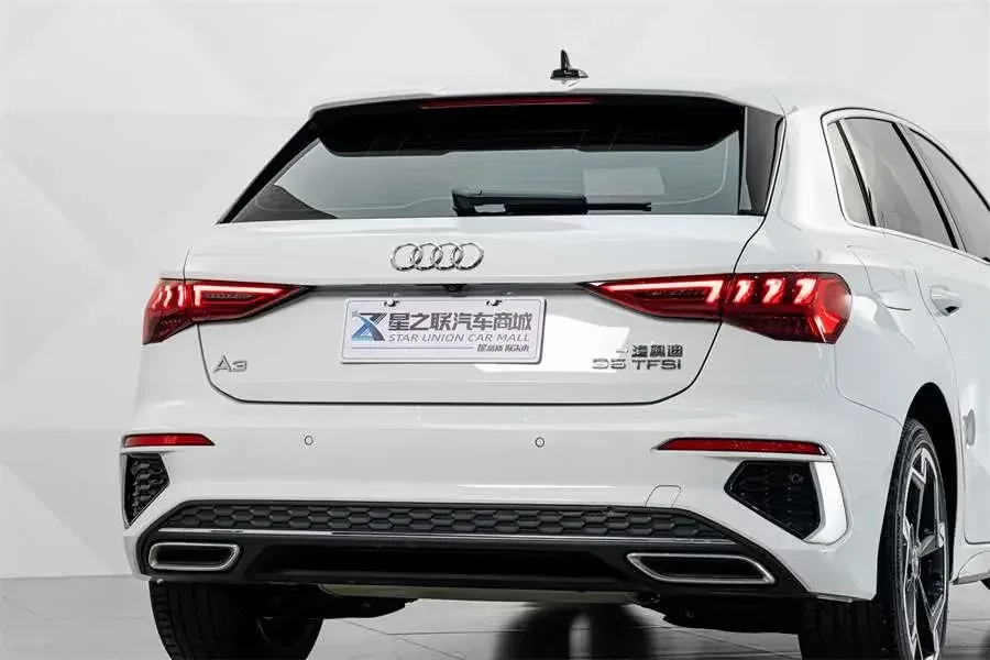 Audi A3 Audi A3 2024 Sportback 35 TFSI Luxury Sports 2023 — миниатюра 3