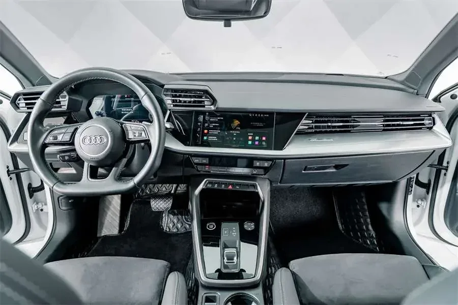 Audi A3 Audi A3 2024 Sportback 35 TFSI Luxury Sports 2023 — миниатюра 4