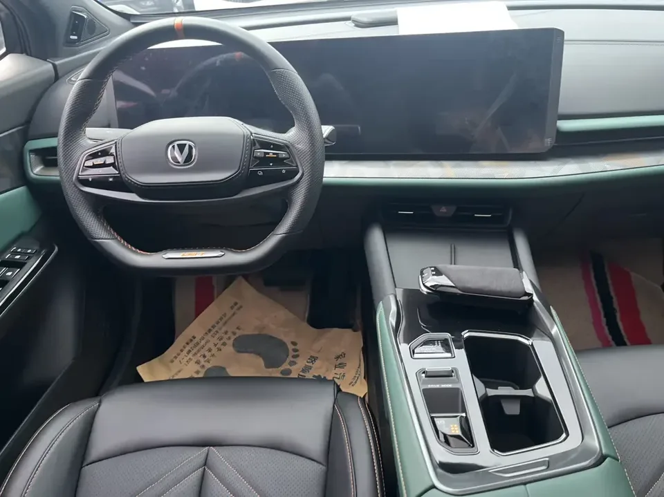 Changan UNI-T Changan UNI-T 2023 Second generation 1.5T sports version 2023 — thumbnail 4
