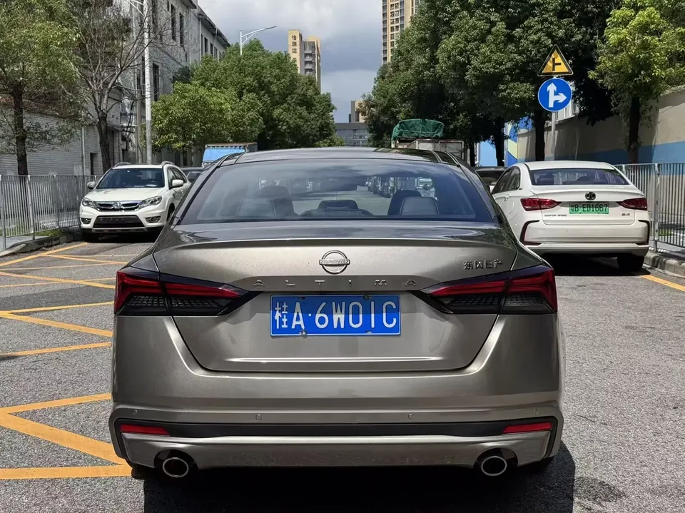 Nissan Altima Sound of nature 2022 2.0L XL-Upr Premium Edition 2023 — thumbnail 2