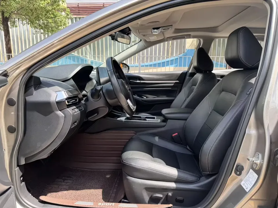 Nissan Altima Sound of nature 2022 2.0L XL-Upr Premium Edition 2023 — thumbnail 5