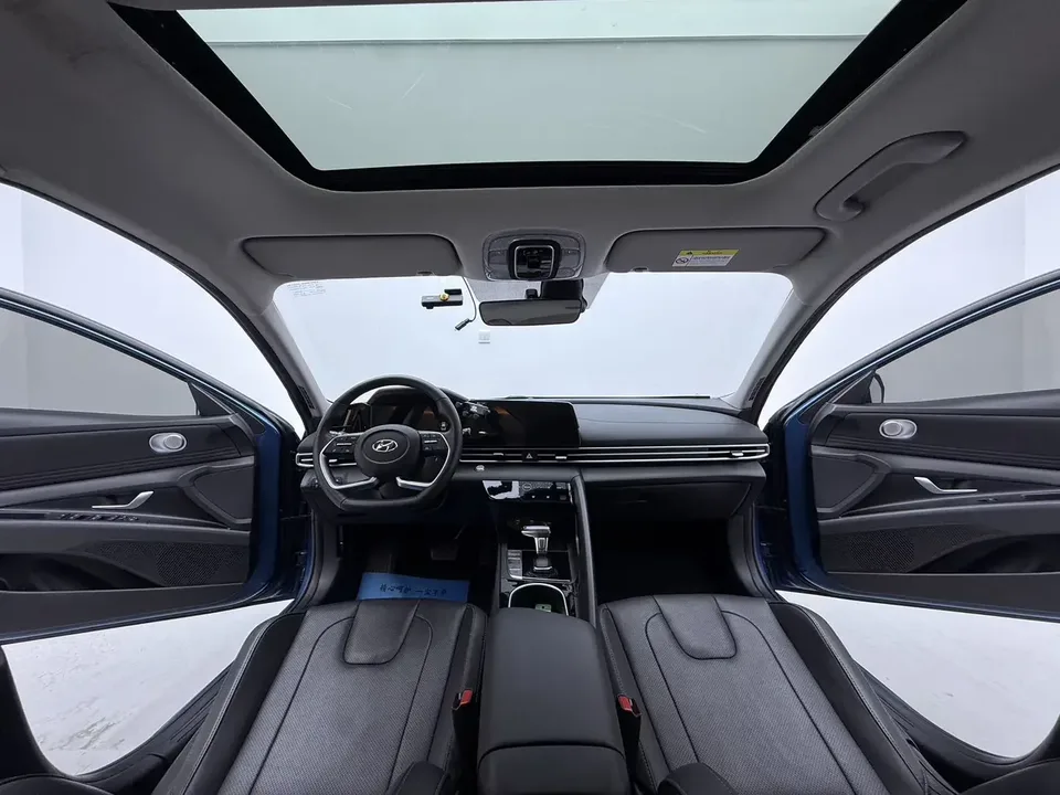 Hyundai Elantra Elantra 2021 1.5L CVT LUX Premium Edition 2022 — thumbnail 4