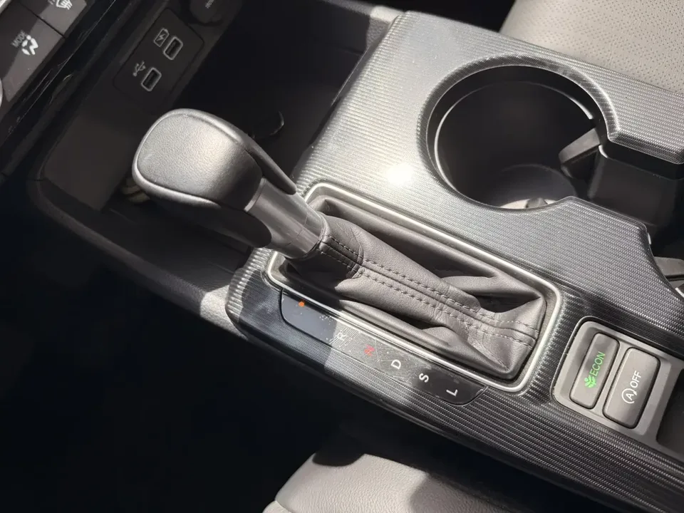 Honda Integra Style 2023 240TURBO CVT Deluxe Edition 2024 — thumbnail 4