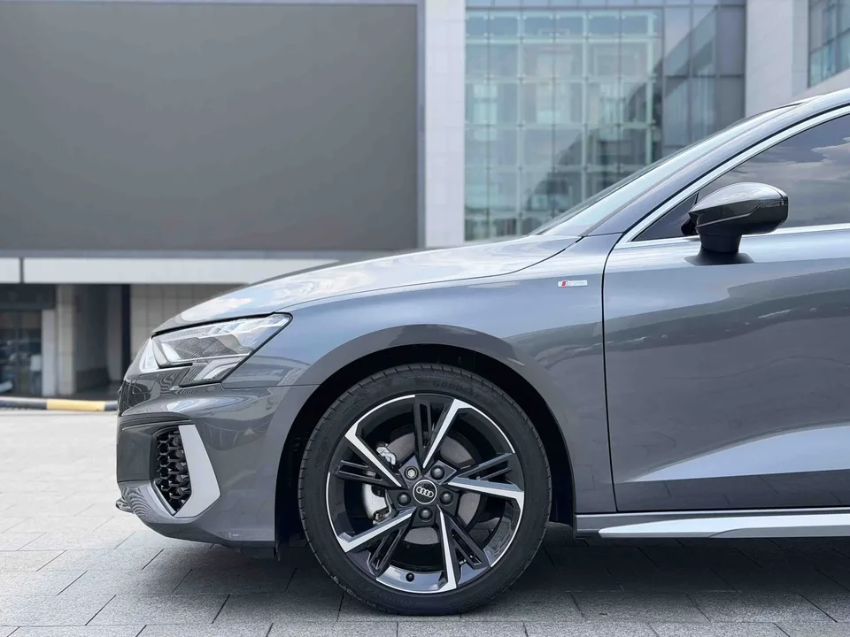 Audi A3 Audi A3 2022 Sportback 35 TFSI Stylish and sporty 2022 — thumbnail 3