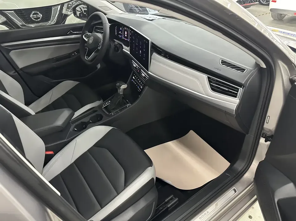 Volkswagen Bora Bora 2023 280TSI DSG Premium Edition 2022 — thumbnail 4