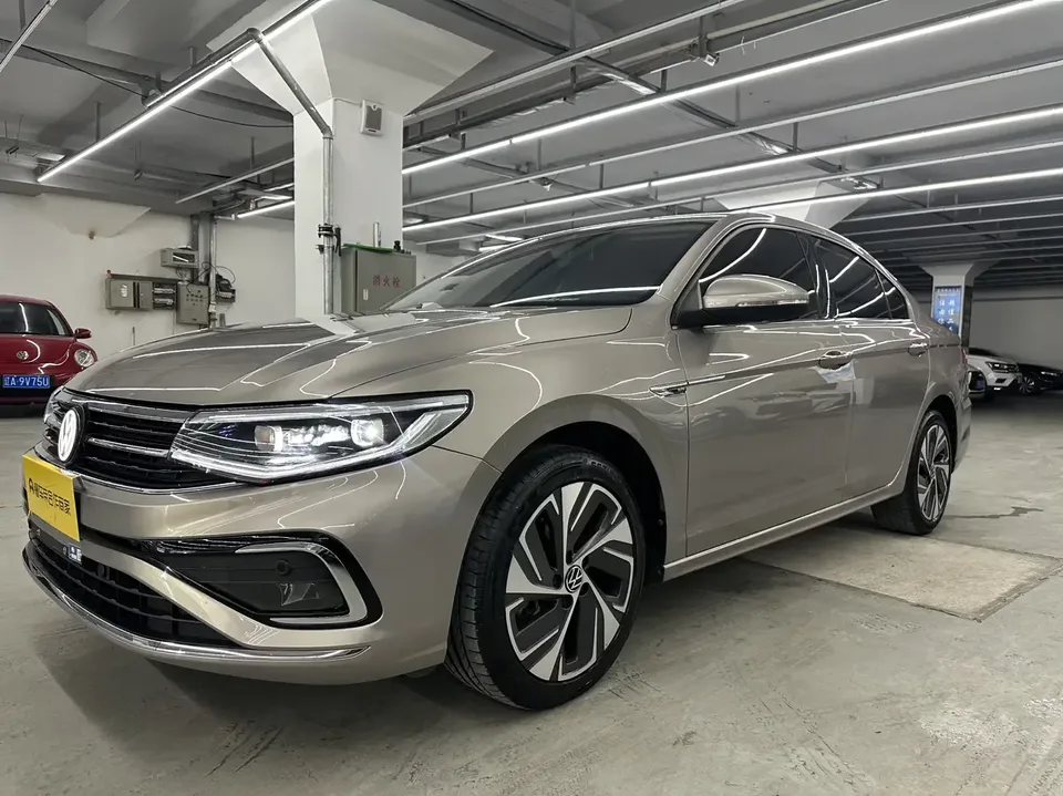 Volkswagen Bora Bora 2023 280TSI DSG Premium Edition 2022 — photo 1, buy with delivery to Moscow