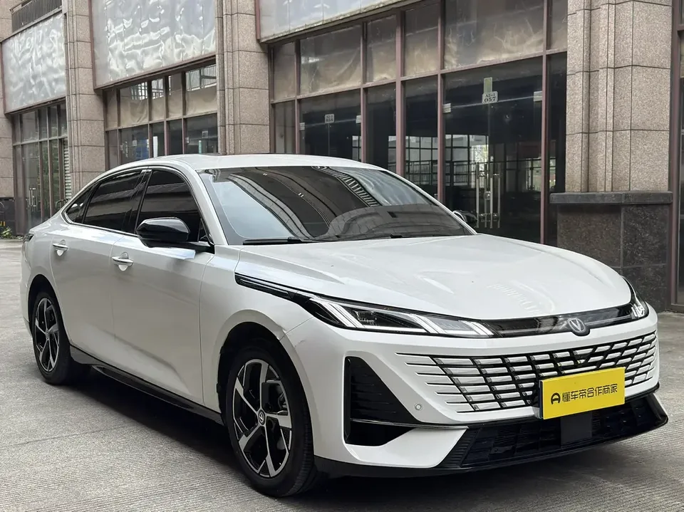 Changan Escape Escape 2025 1.5T DCT 500Bar Premium 2025 — photo 1, buy with delivery to Moscow