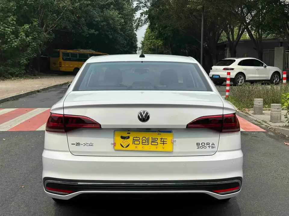 Volkswagen Bora Bora 2025 200TSI DSG Joyride Navigation Edition 2025 — thumbnail 2