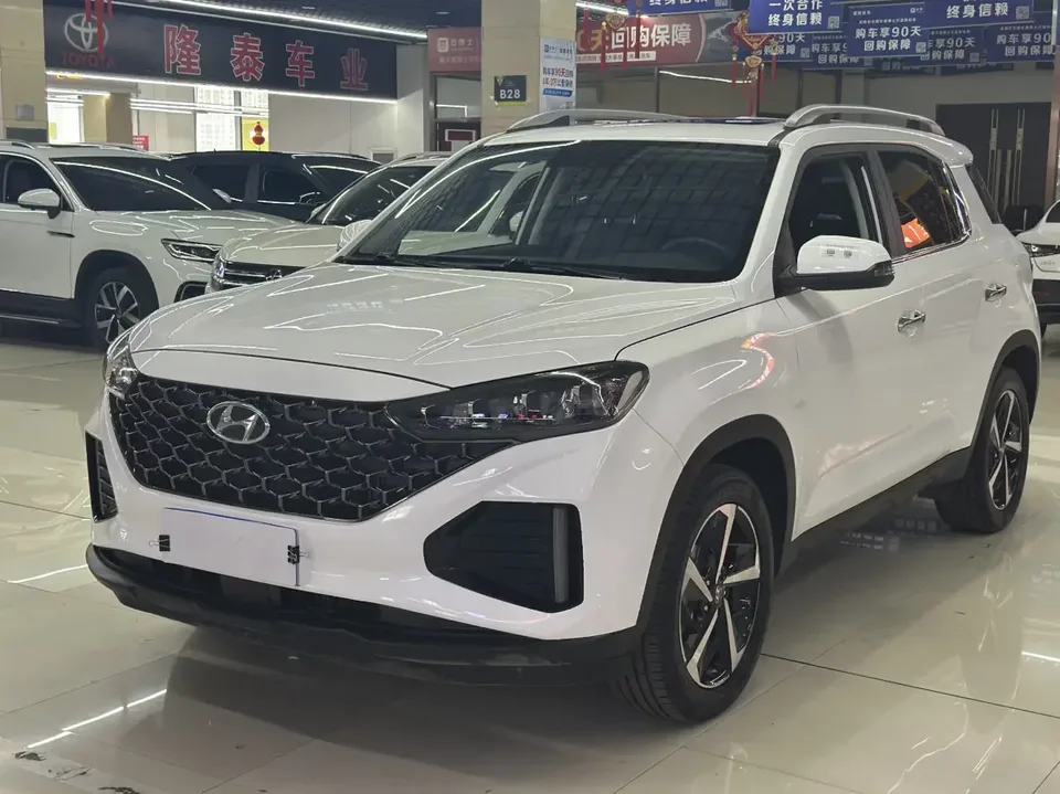 Hyundai ix35 Hyundai ix35 2021 240T GDi DCT 2WD Leading Edition GLS 2022 — photo 1, buy with delivery to Moscow